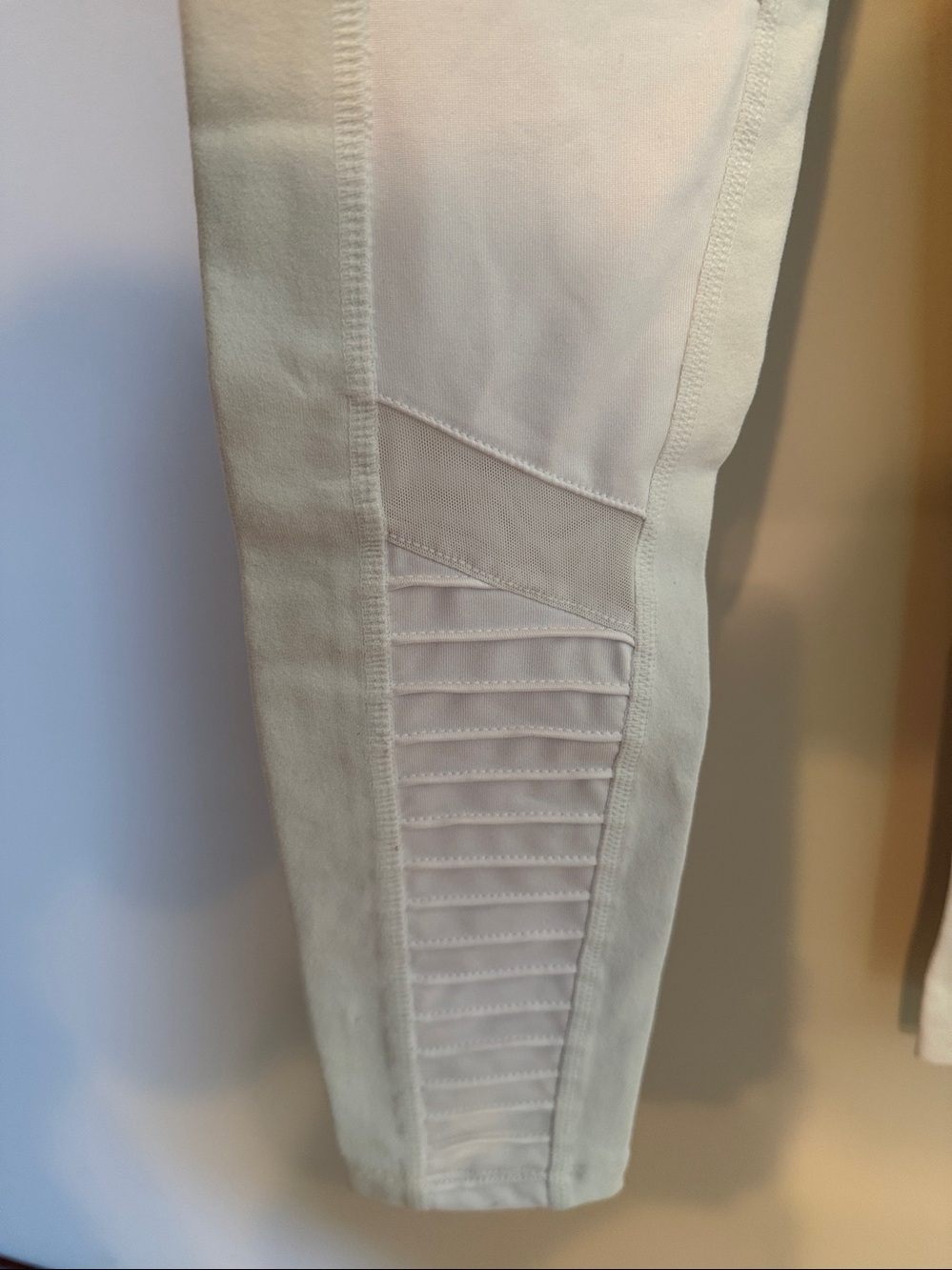 ALO Yoga Moto Leggings XXS - Picture 4 of 7